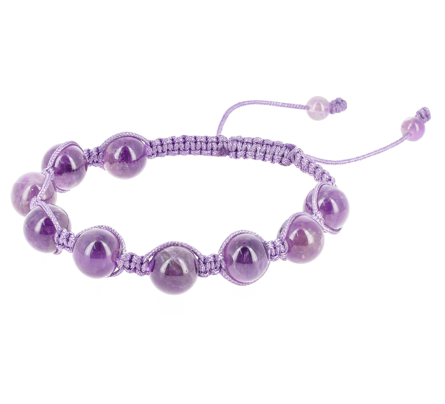 pulsera shambala Amatista sobre fondo blanco