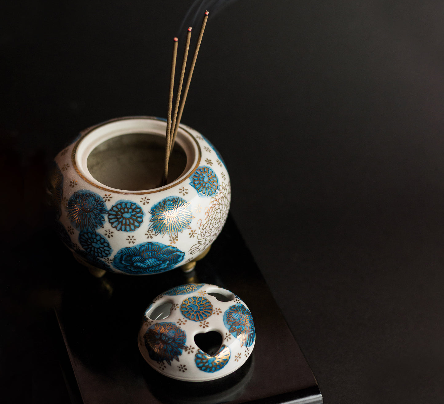 Cult Incense Burner - Imperial Chrysanthemum