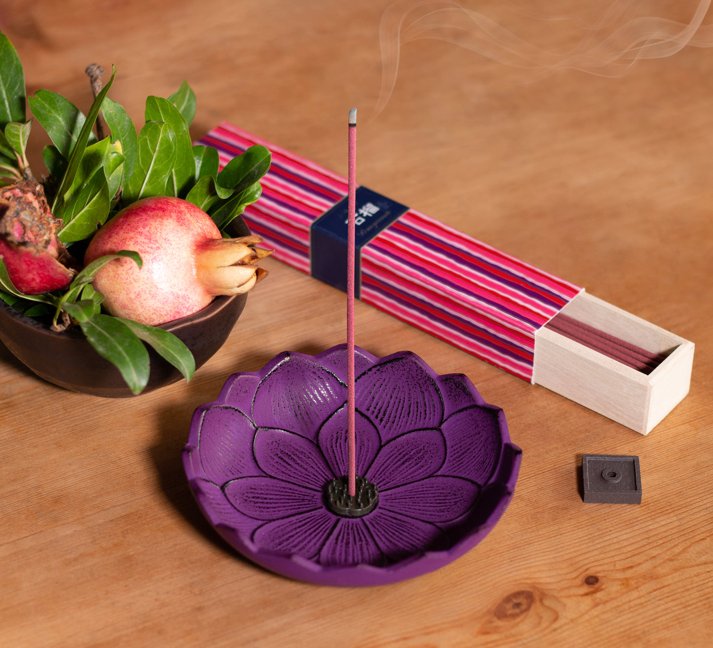 Porta-incenso Iwachu - Flor de Lótus Roxa