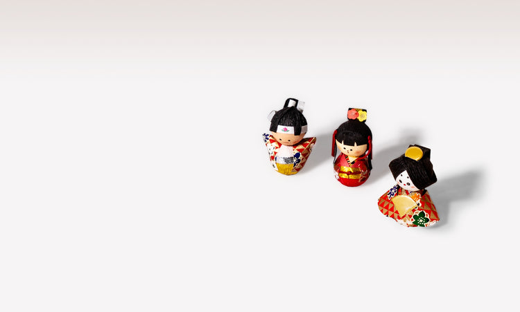Okiagaris, muñecos tentetiesos tradicionales japoneses